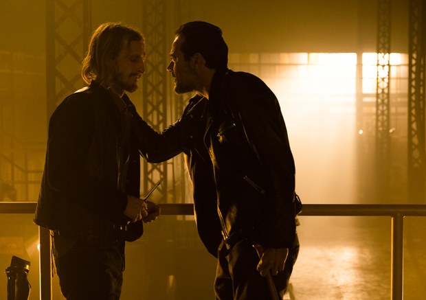 the-walking-dead-episode-703-dwight-amelio-2-935